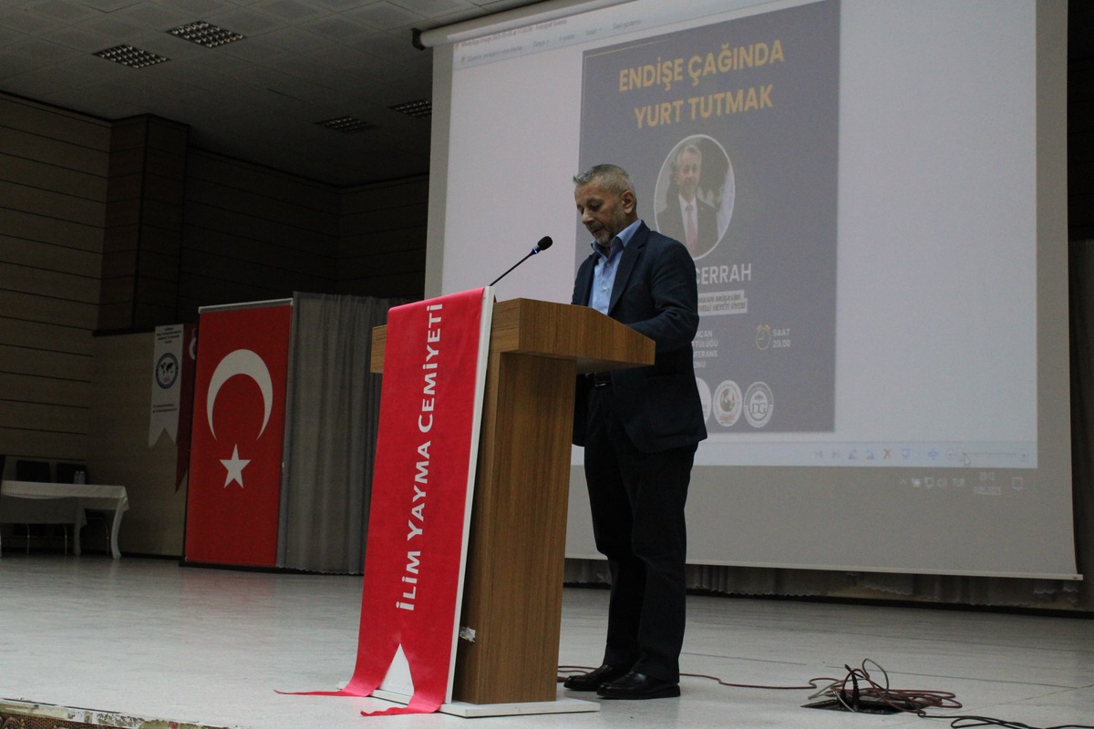 Erzincan'da cemiyet önemli bir konferans düzenledi-1