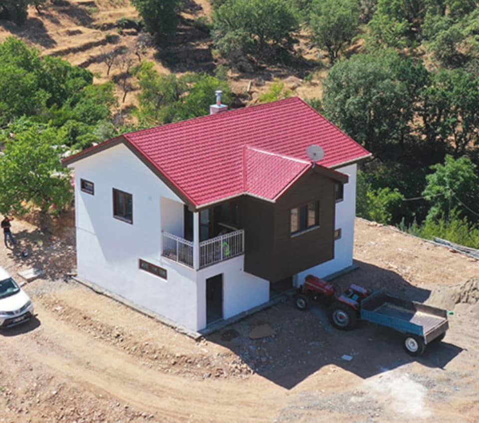 Kemah’ta AFAD ve TOKİ İş Birliğiyle Yeni Köy Evleri Projesi Hayata Geçiyor