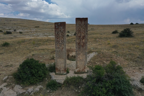 Abrent Kilisesi Dikili Taşlar