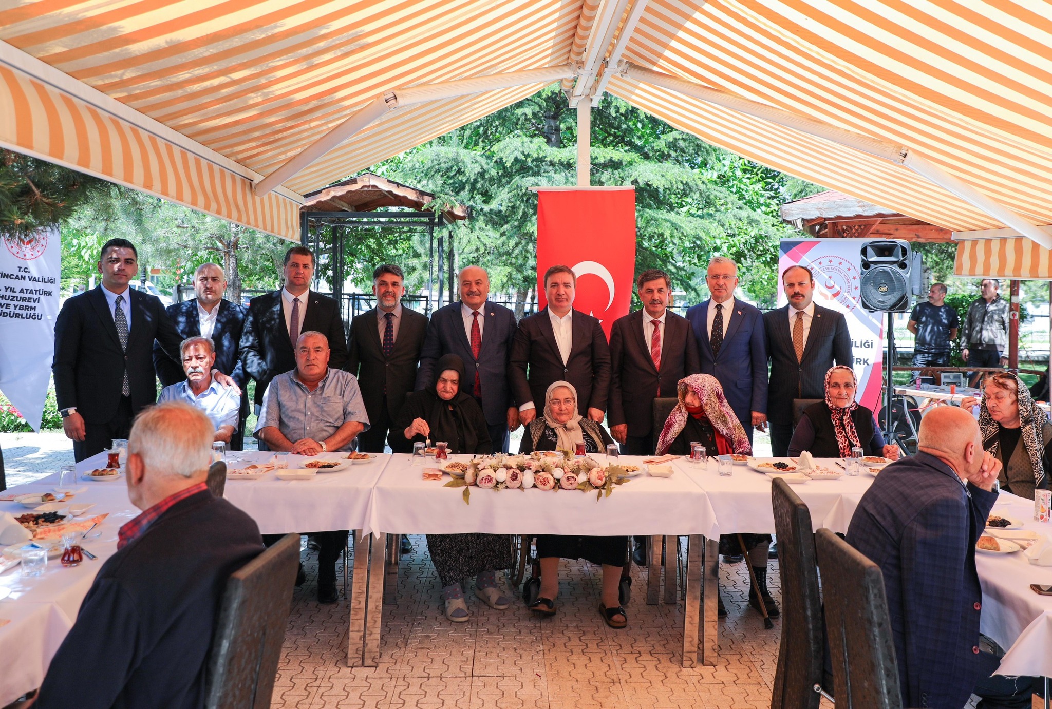 Erzincanda Bayram Kutlamaları O Noktada Başladı (1)