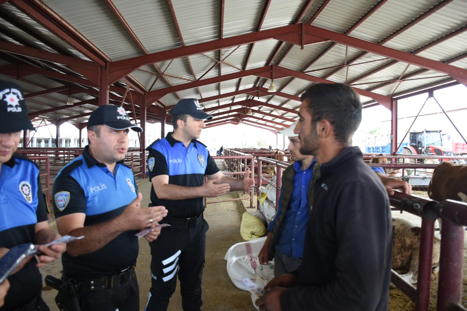 Erzincan’da Polisler Uyardı (3)