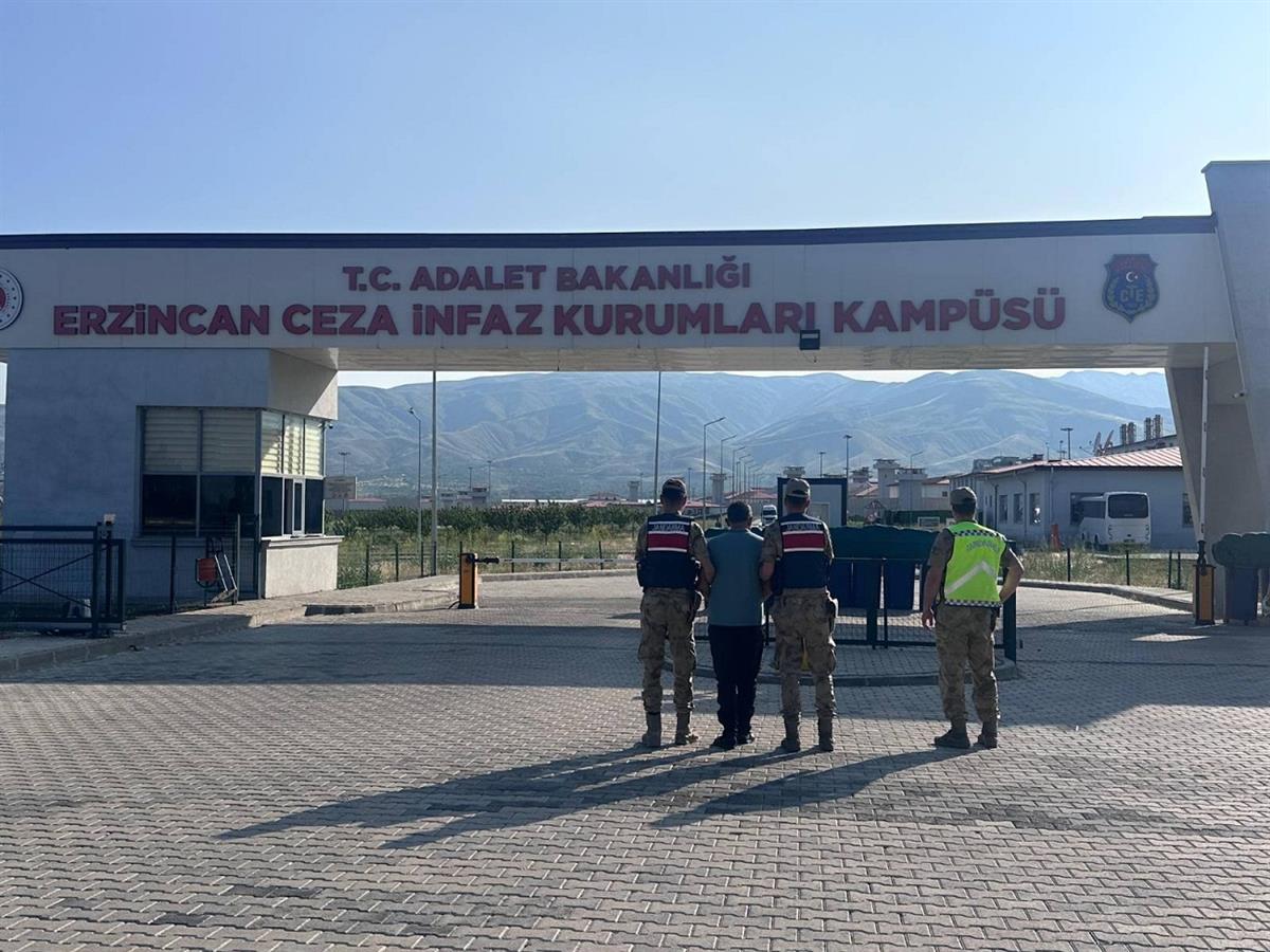 Kasten Öldürme Suçundan Aranıyordu, Erzincan Jandarmasına Yakalandı... (1)