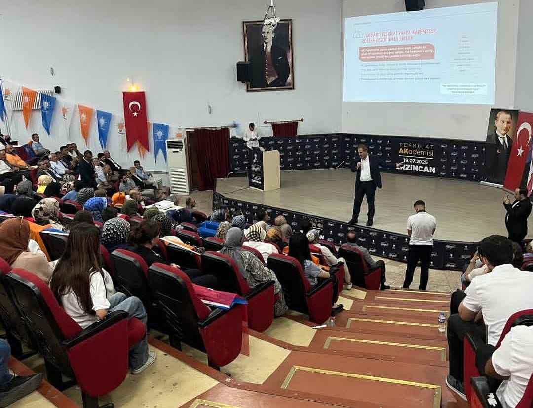 Ak Parti Teşkilatı Akademi Programında Buluştu 1