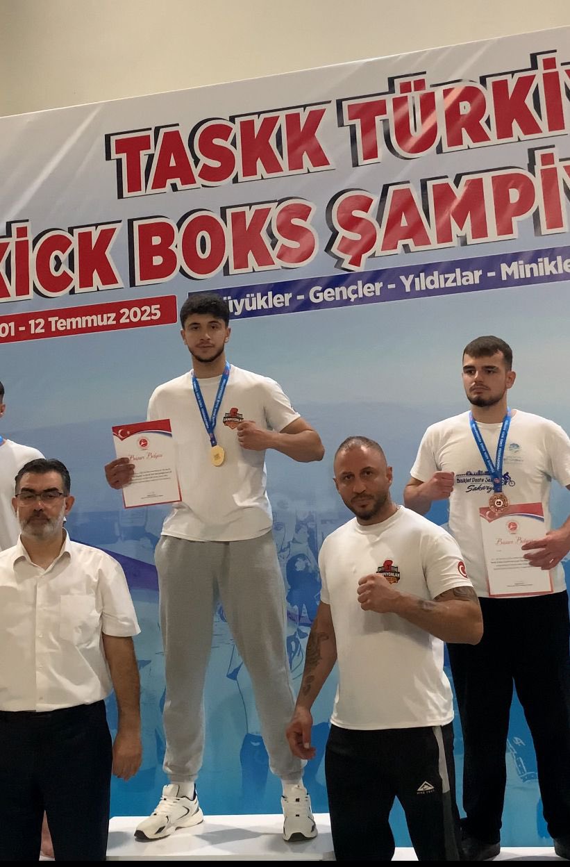 Caner Demir Altın Madalya (1)