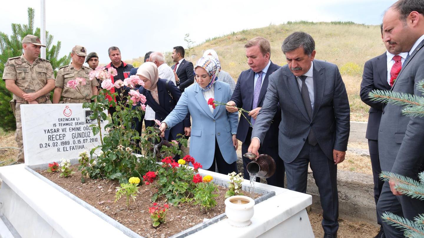Erzincan Şehitlerini Anıyor (1)
