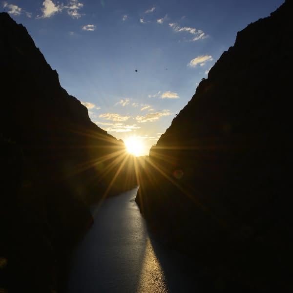 Karanlık Kanyon (2)