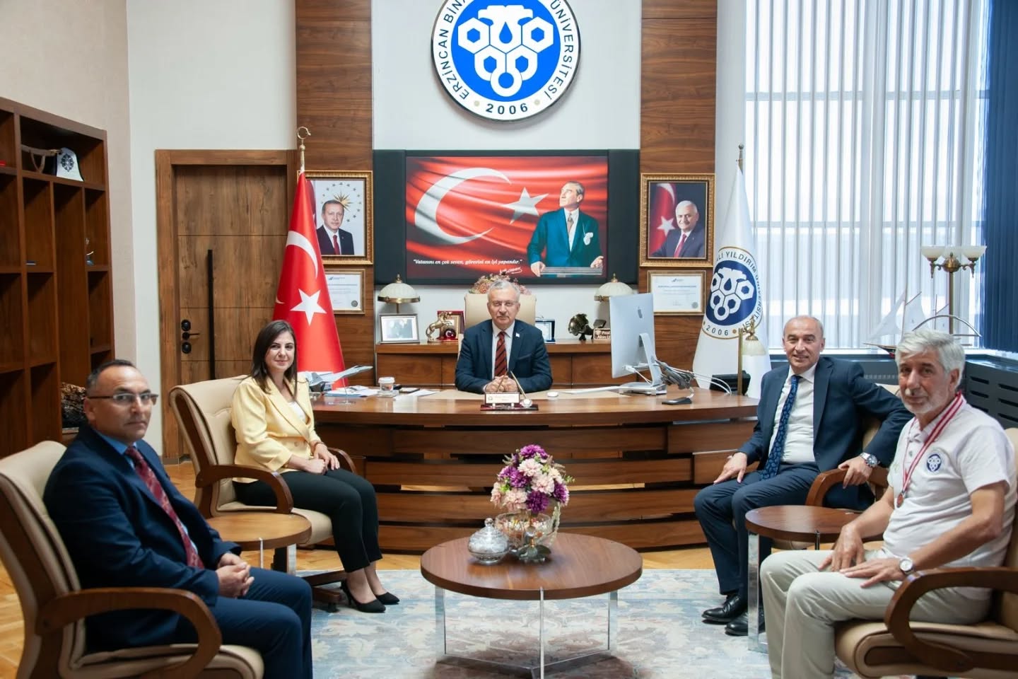 Olimpiyat Ikincisi Takım Rektörü Ziyaret Etti. (1)