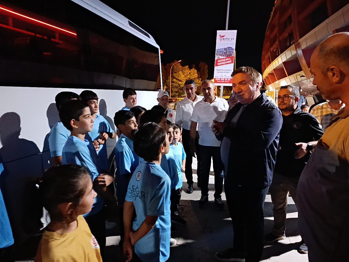 Erzincan’dan 510 öğrenci zafer için Ahlat’a uğurlandı