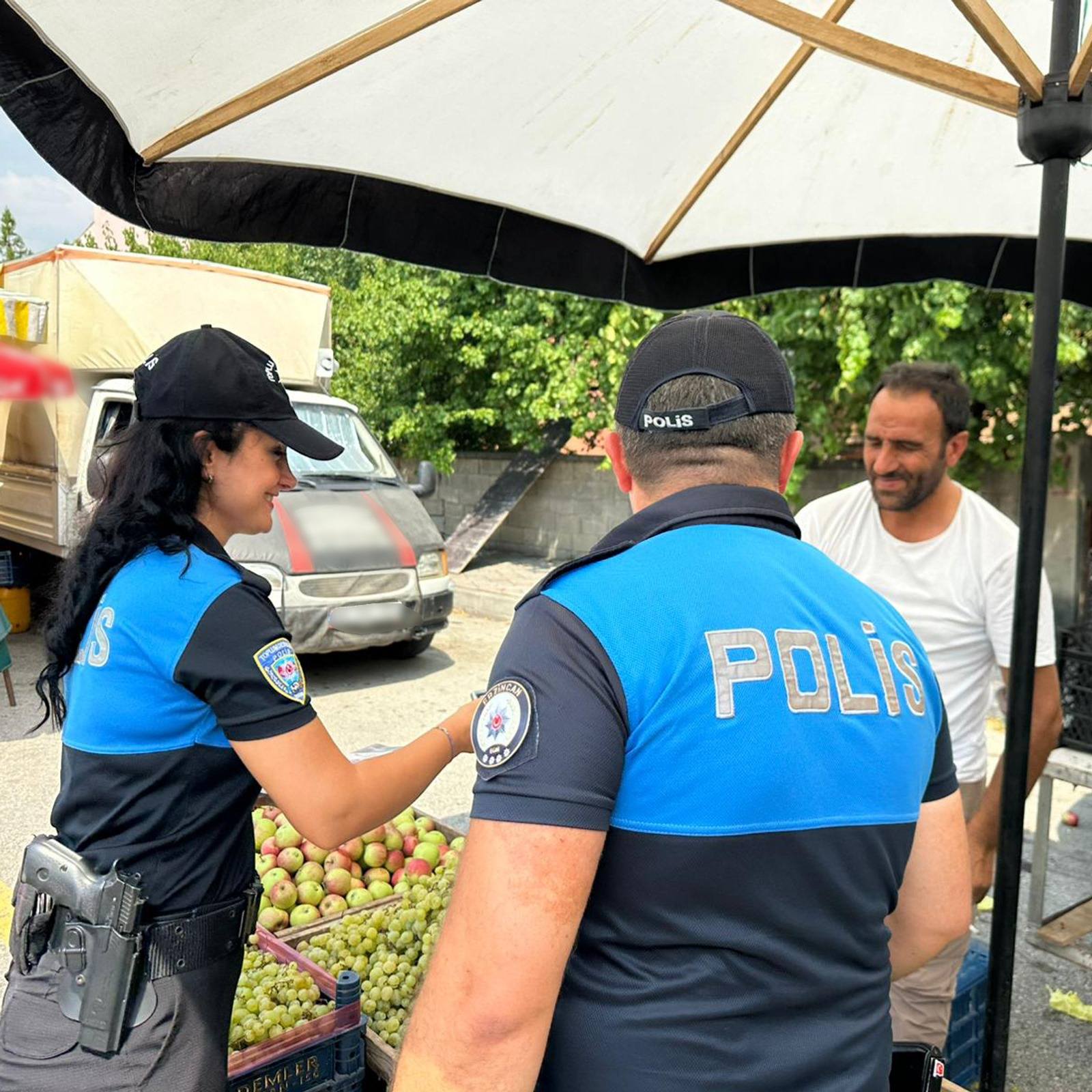 Erzincan Polisinden Pazarcı Esnafına Bilgilendirme (2)
