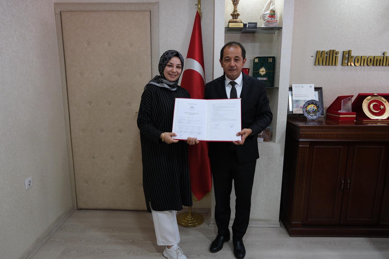 Erzincana Yeni Yatırımlar Için Sözleşmeler Imzalandı (2)