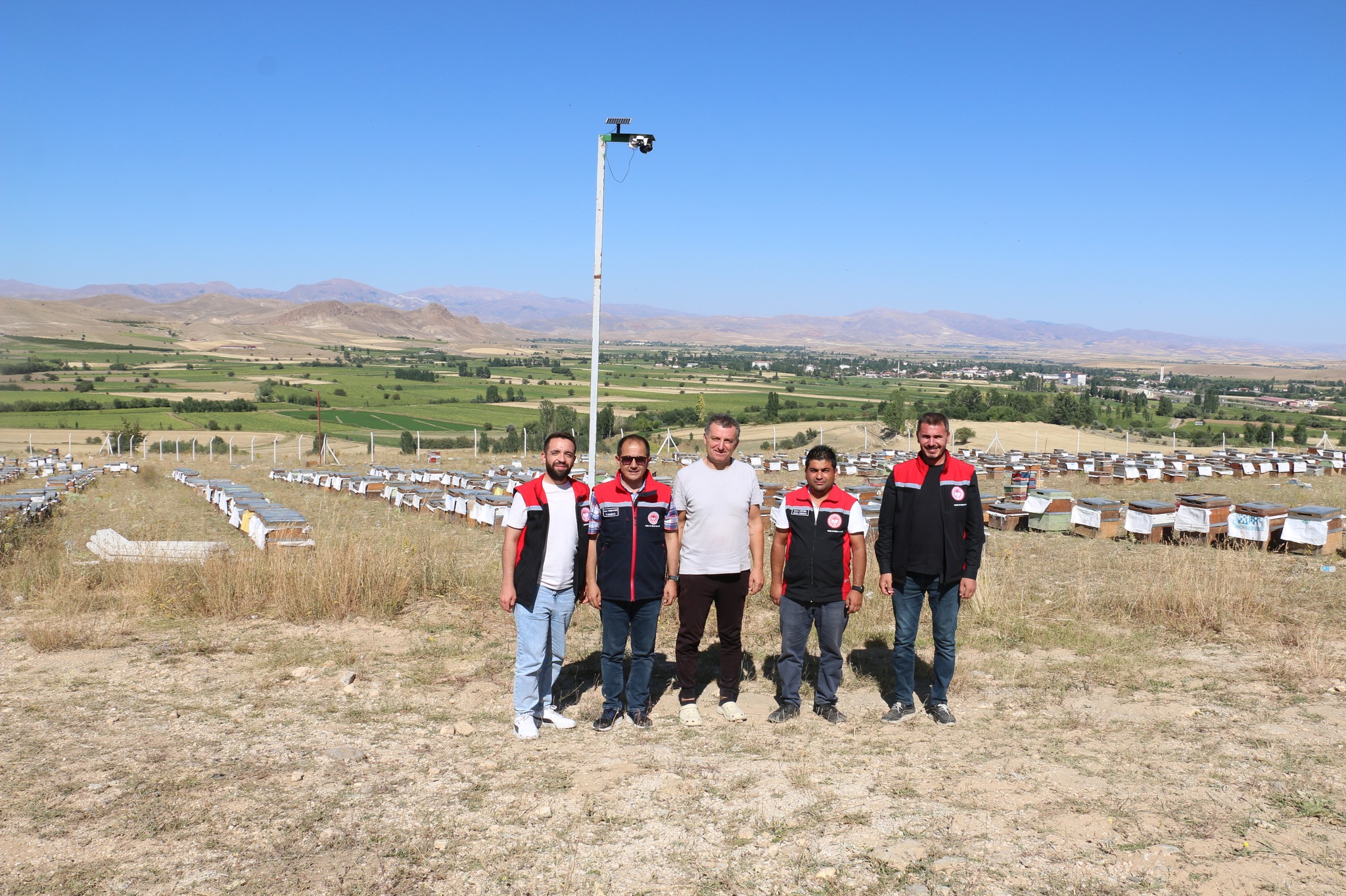 Erzincan’da 1200 Kovanıyla Üretime Destek Sağlıyor. (2)