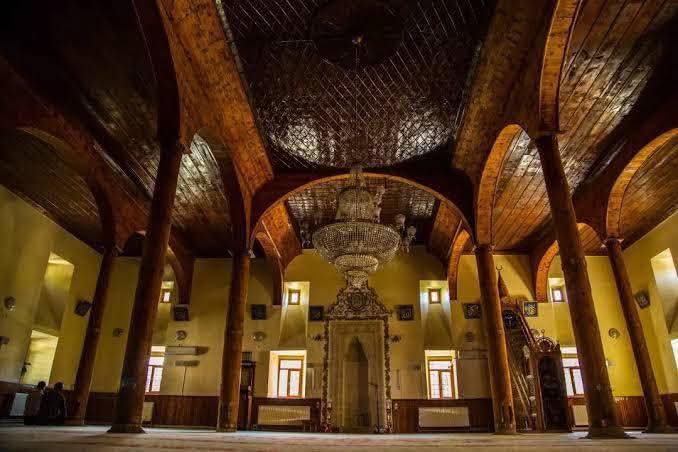 Erzincan’ın Kemah Ilçesinde Yaklaşık Altı Asırlık Fetihle Yaşıt Ata Yadigârı Dimdik Ayakta Duruyor.