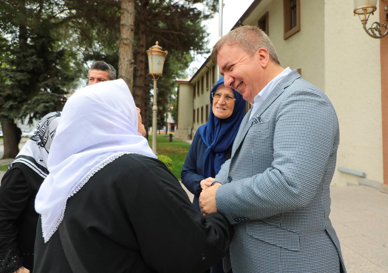 Vali Aydoğdu-şehit aileleri-2