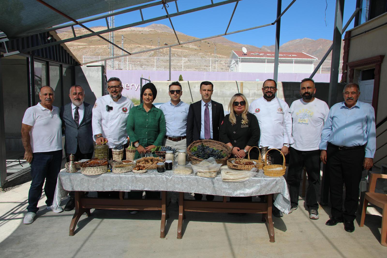 Ünlü Şefler Cimin Üzümü Için Erzincan'a Geldi.. (3)