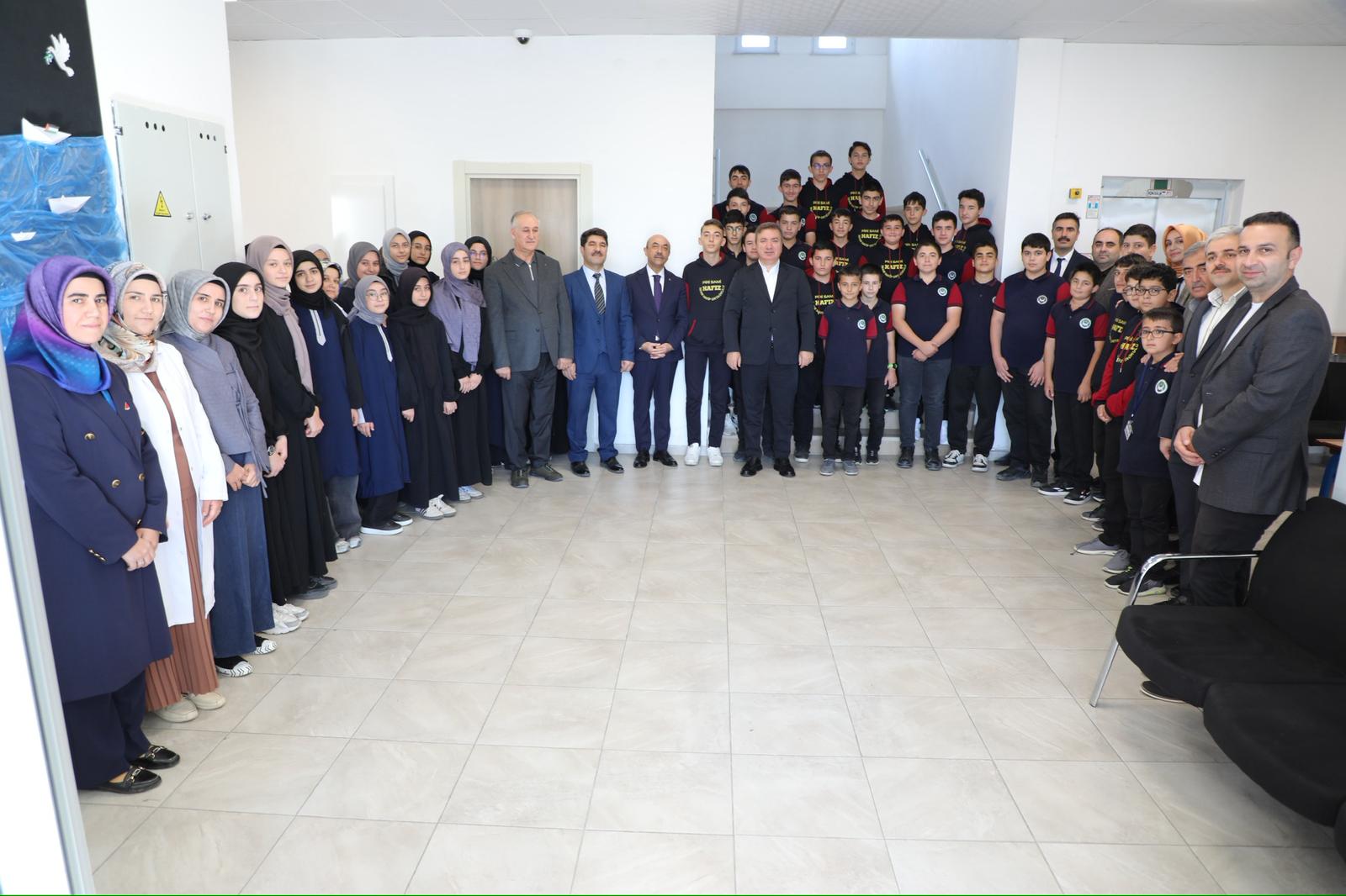 Vali Aydoğdu Piri Sami Ortaokulunda (5)