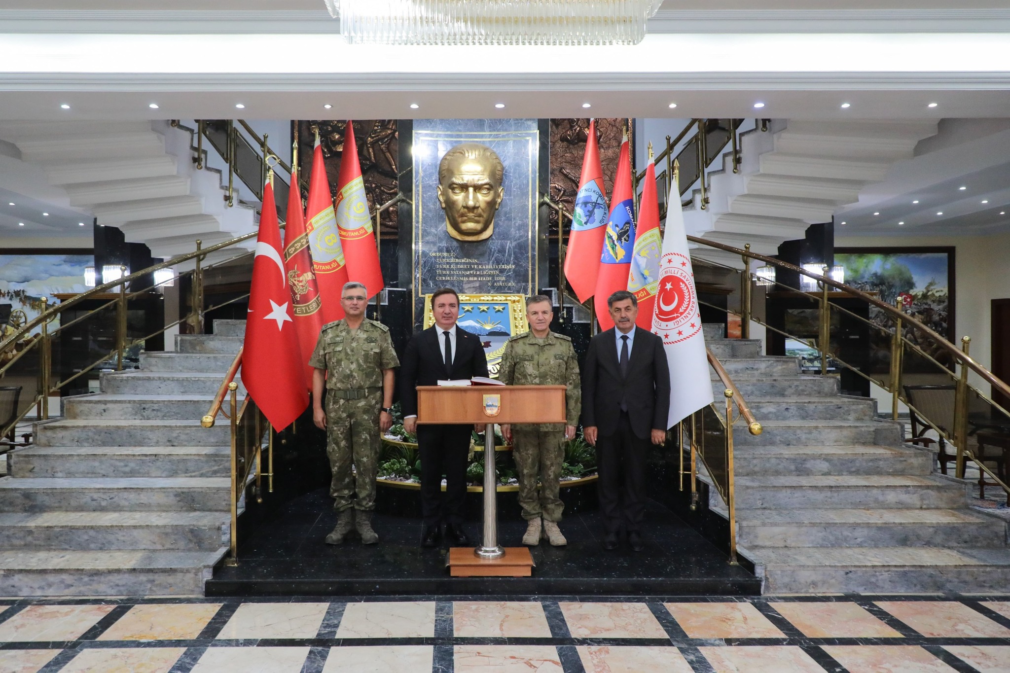 Vali Ve Başkan 3. Orduda (2)