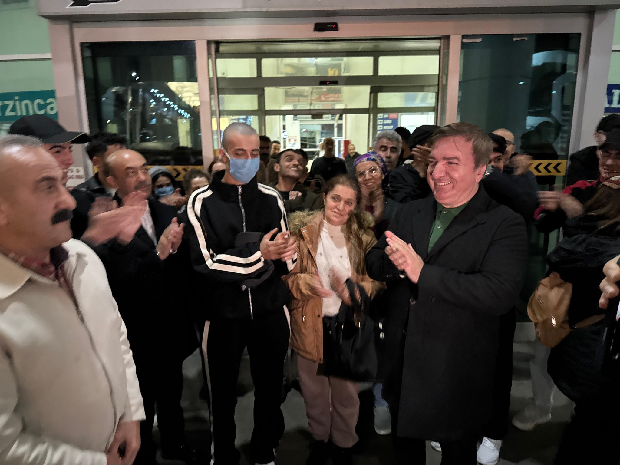 Vali Aydoğdu, Ameliyat İçin Ankara’ya Giden Ulaş’ı Uğurladı