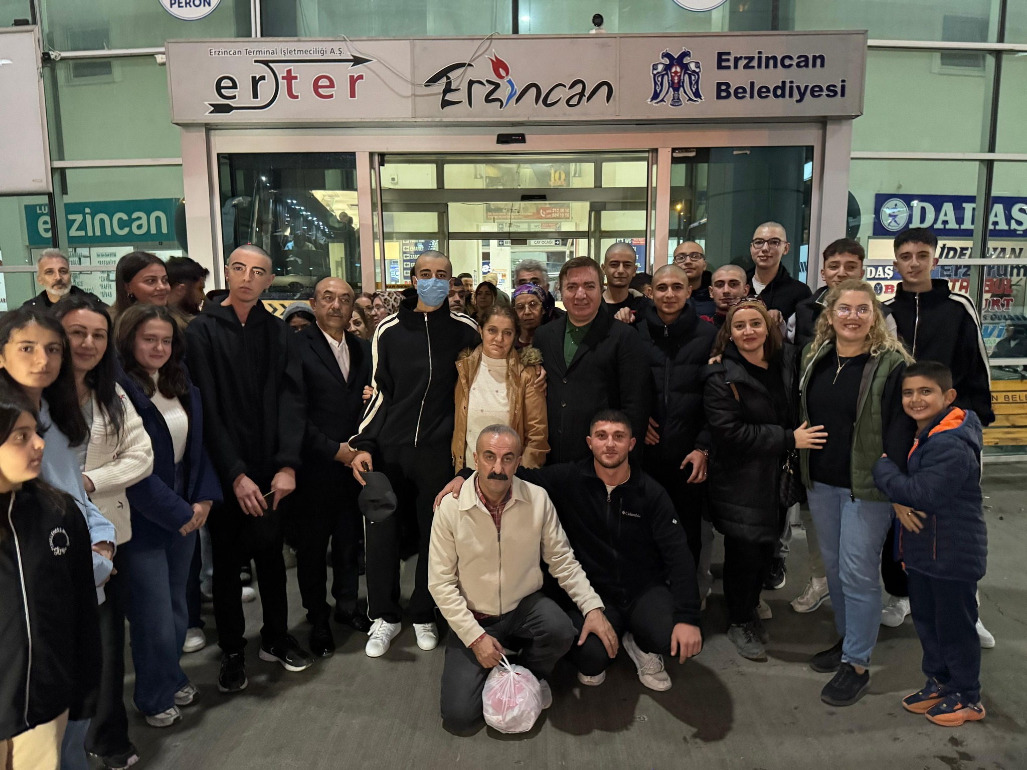 Vali Aydoğdu, Ameliyat İçin Ankara’ya Giden Ulaş’ı Uğurladı-2