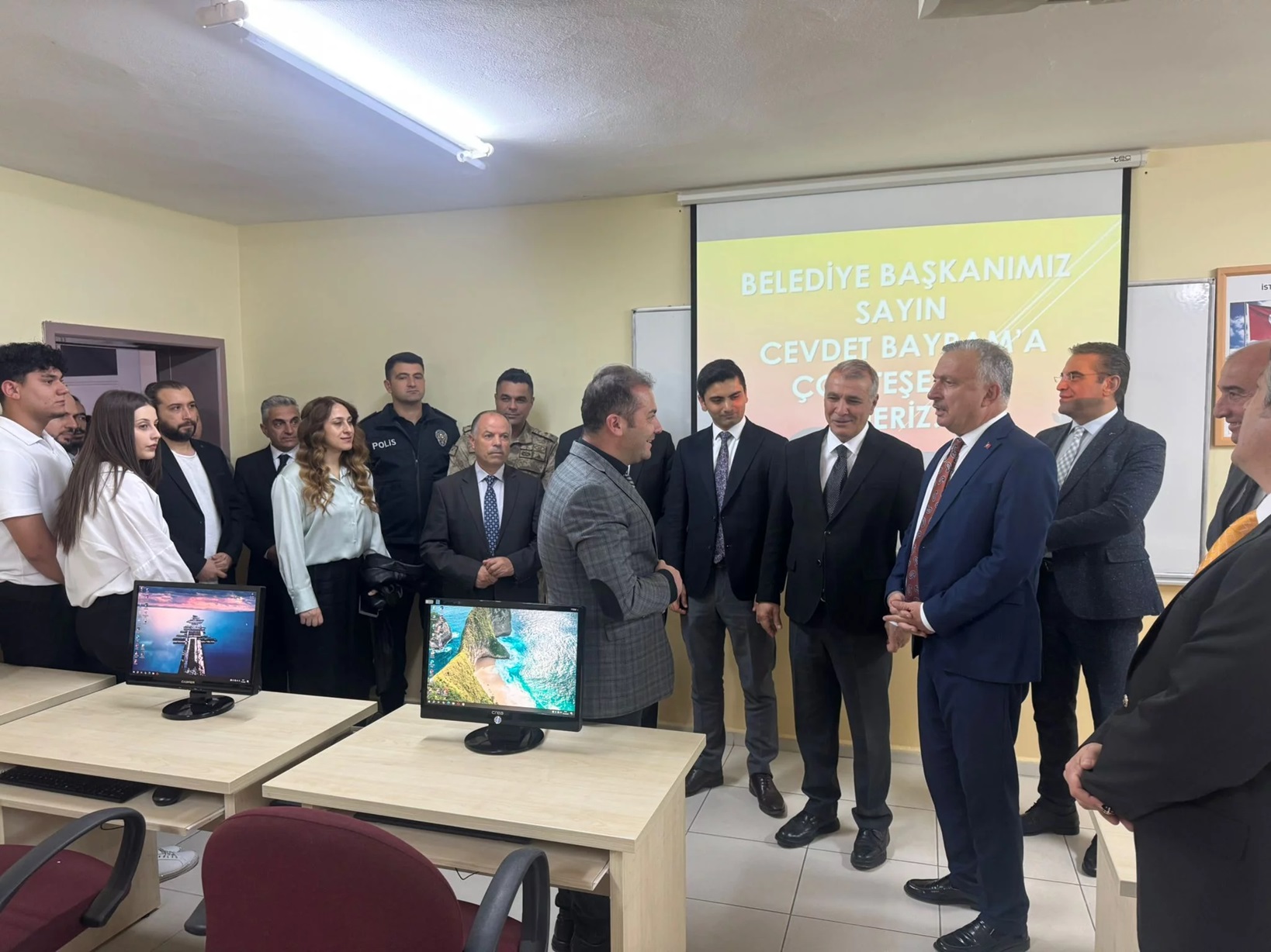 Belediye Başkanından Yüksekokula Laboratuvar1