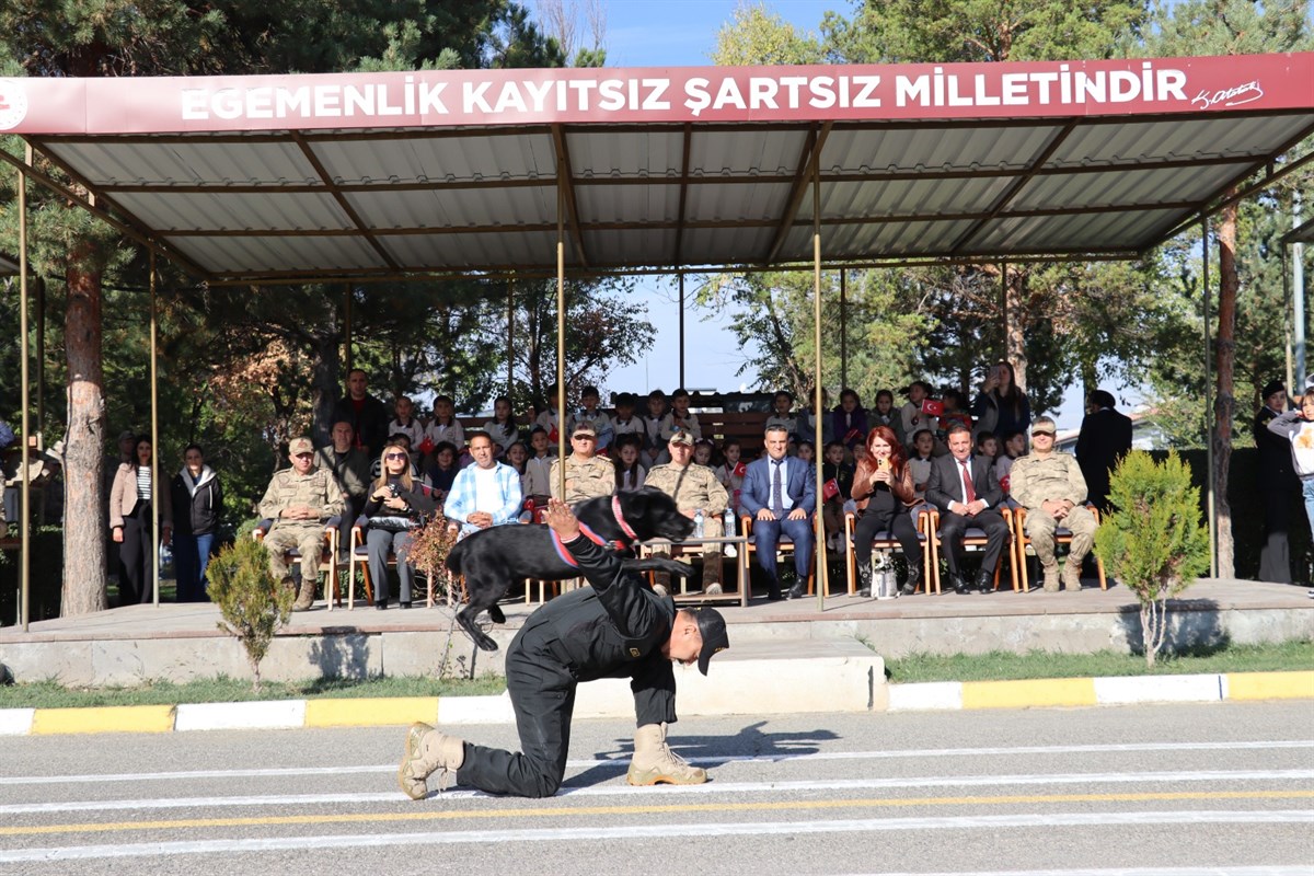 Çocuklar Jandarmaya Hayran Kaldı (10)