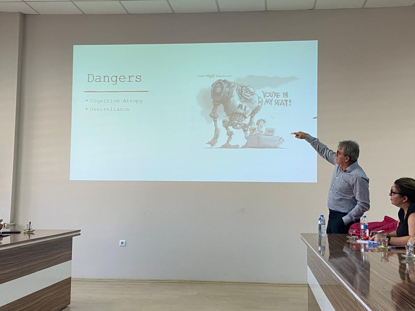 Eğitim Fakültesi Seminer (2)