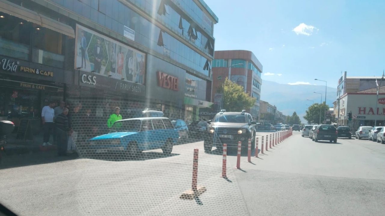 Erzincan’da Arıza Yapan Araç Trafikte Tıkanıklığa Sebep Oldu 1