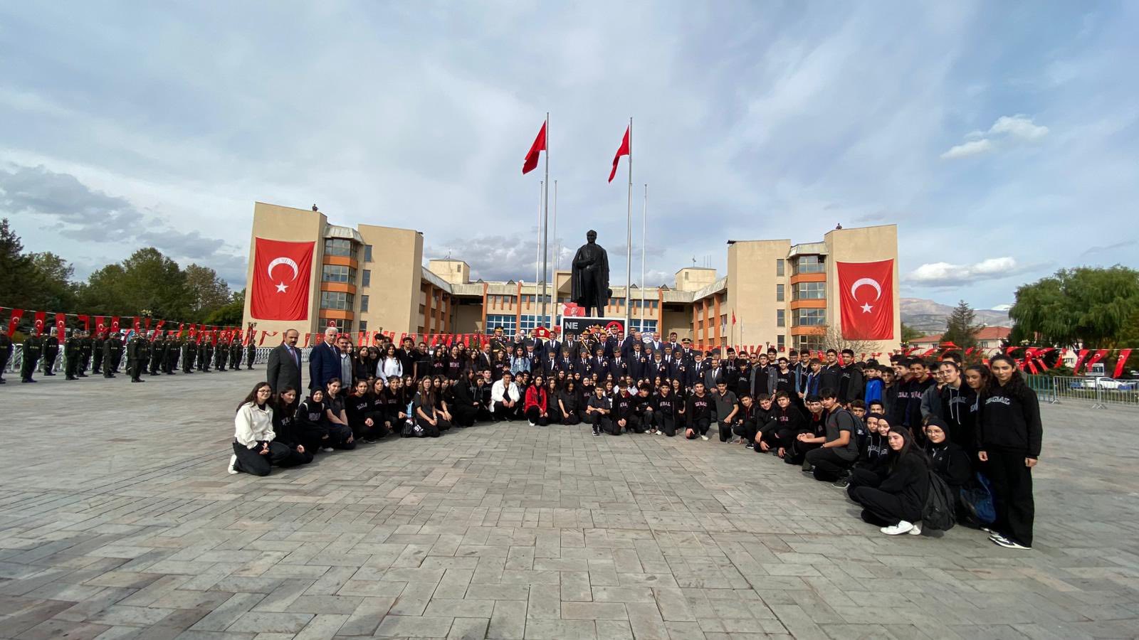 Erzincan'da Çelenk Sunma Programı (3)