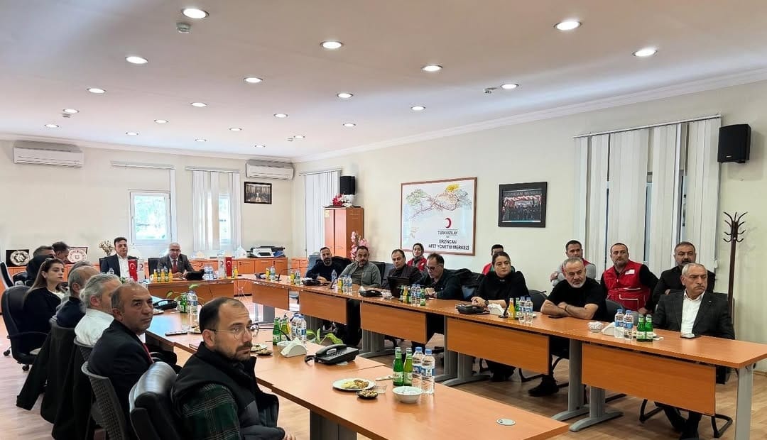 Kızılay Erzincan’da Gövde Gösterisi Yaptı 2