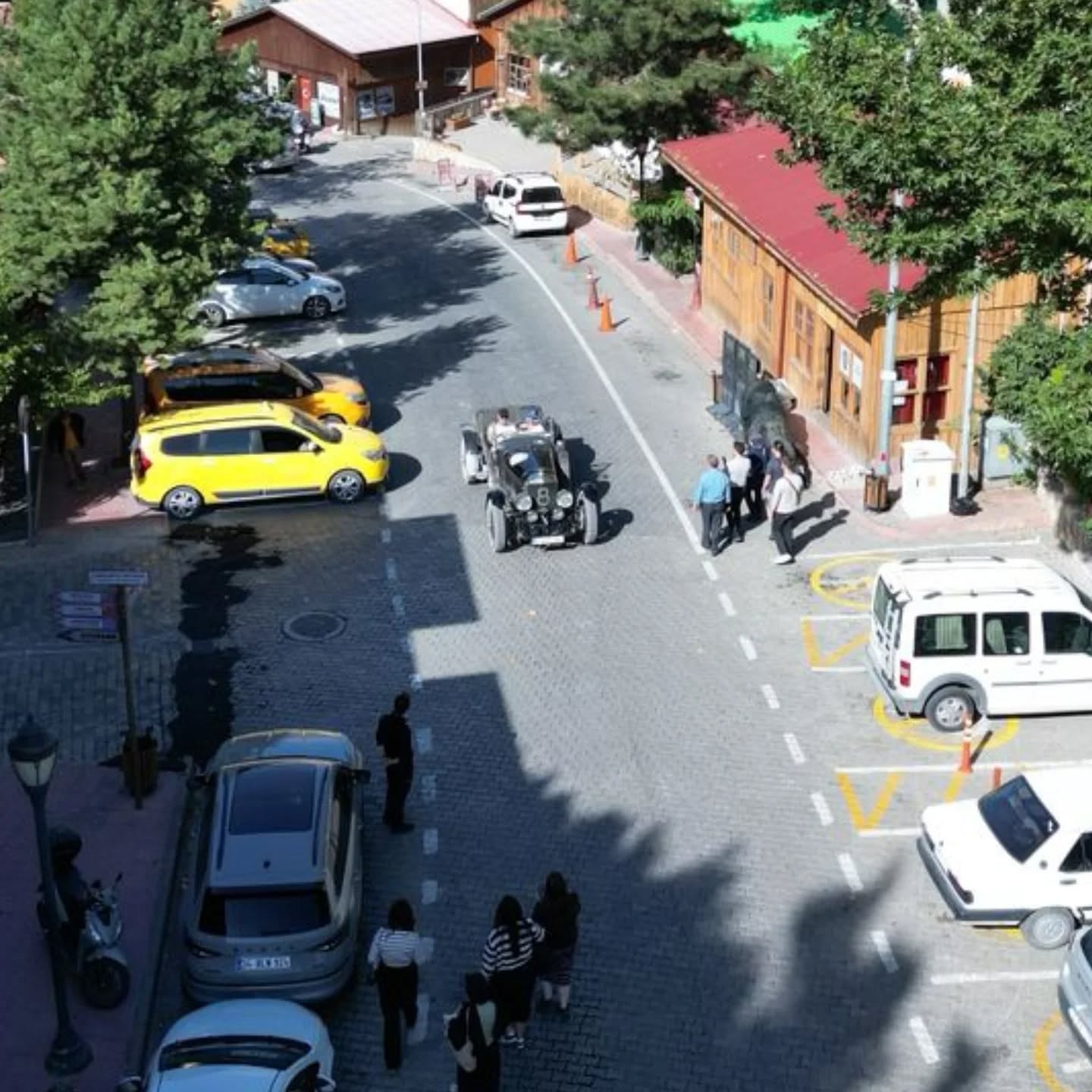 Klasik Otomobil Konvoyu Kemaliye (4)
