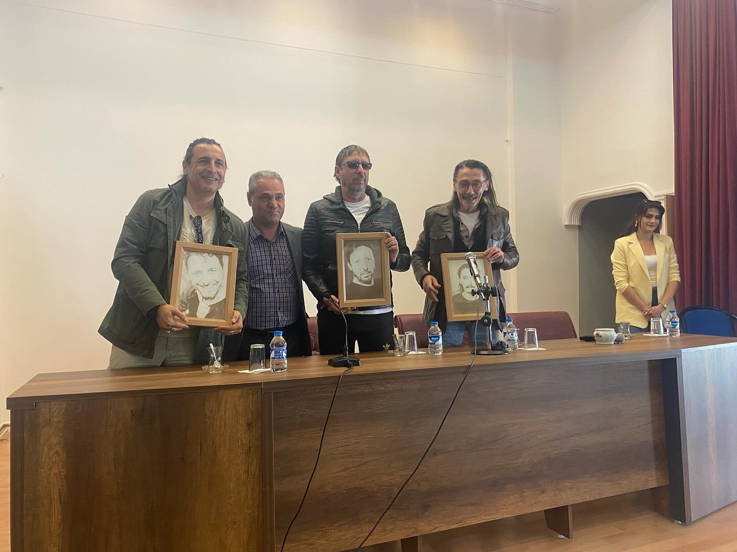 Ünlü Oyuncular Erzincan’da Öğrencilerle Buluştu (1)