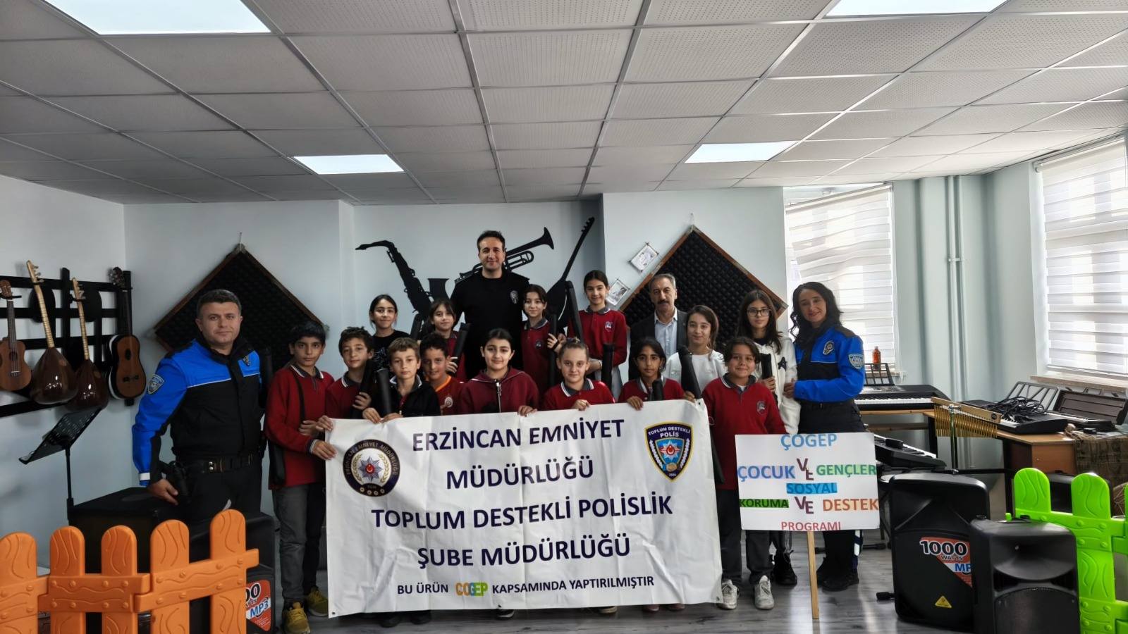 Erzincan polisinden öğrencilere sürpriz-2