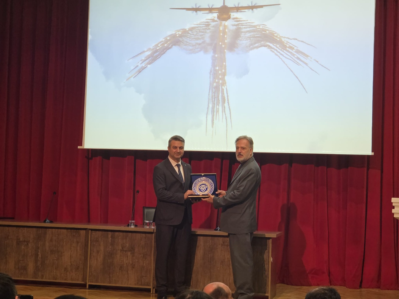 Emekli Tuğgeneral Erzincanda Konuştu (2)