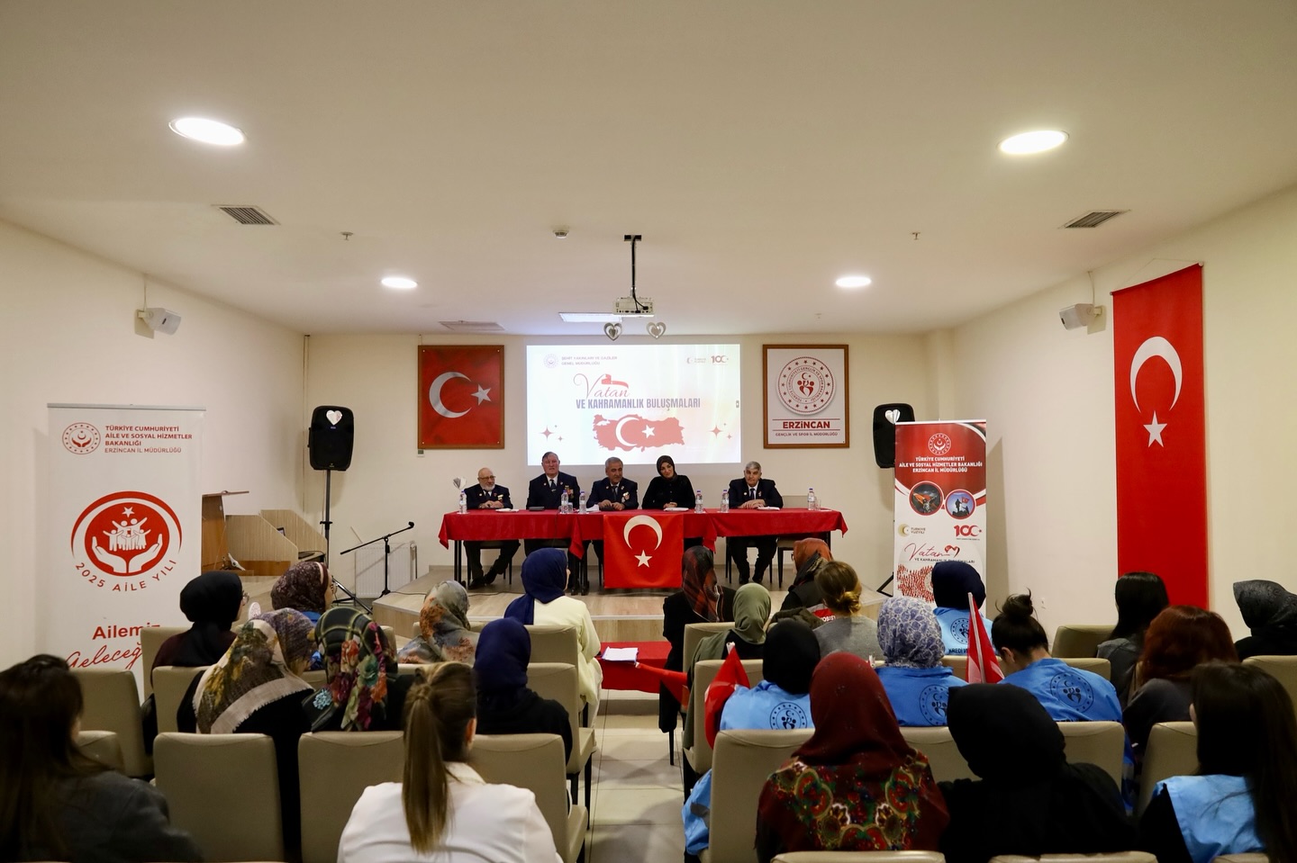 Erzincan’da Kahramanlarımız Gençlerle Buluştu