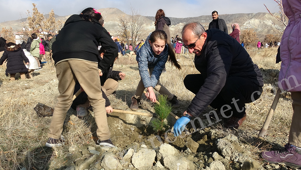 Erzincan’da Minik Ellerden Yeşil Vatana Destek1