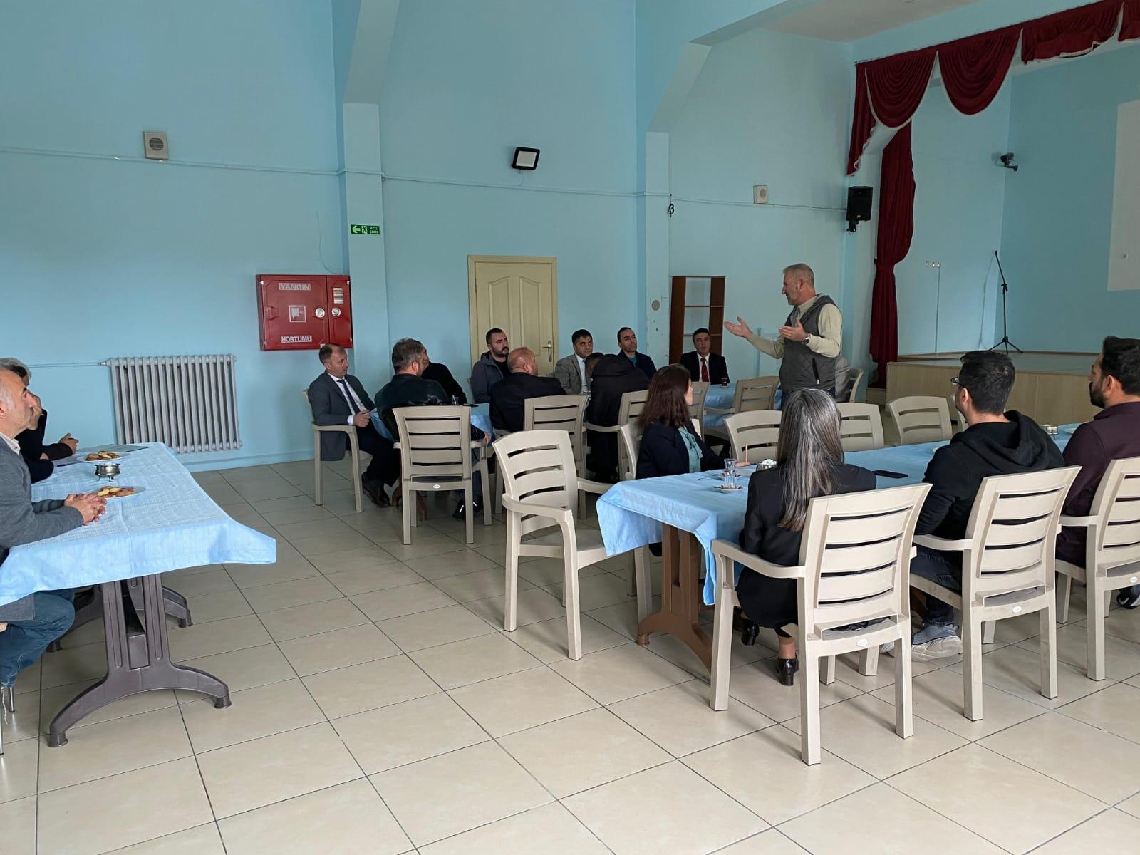 Üzümlü'de Meslek Edindirme Toplantısı Gerçekleştirildi (1)