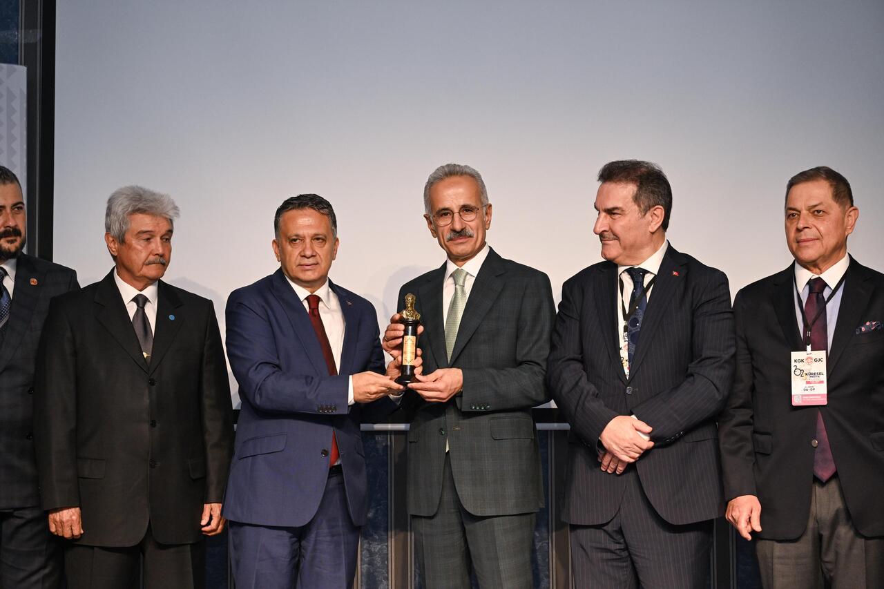 Bakan Uraloğlu, KGK 5. Medya Çalıştayı’nın onur konuğu oldu-1