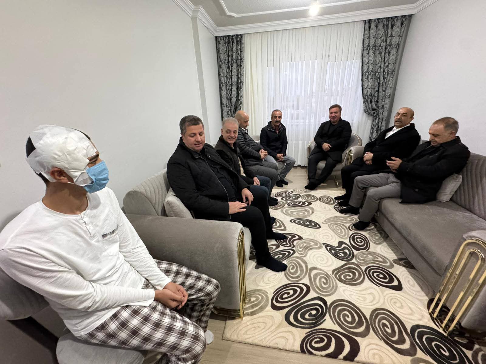 Vali Aydoğdu Ulaş Kılıç'ı yalnız bırakmadı