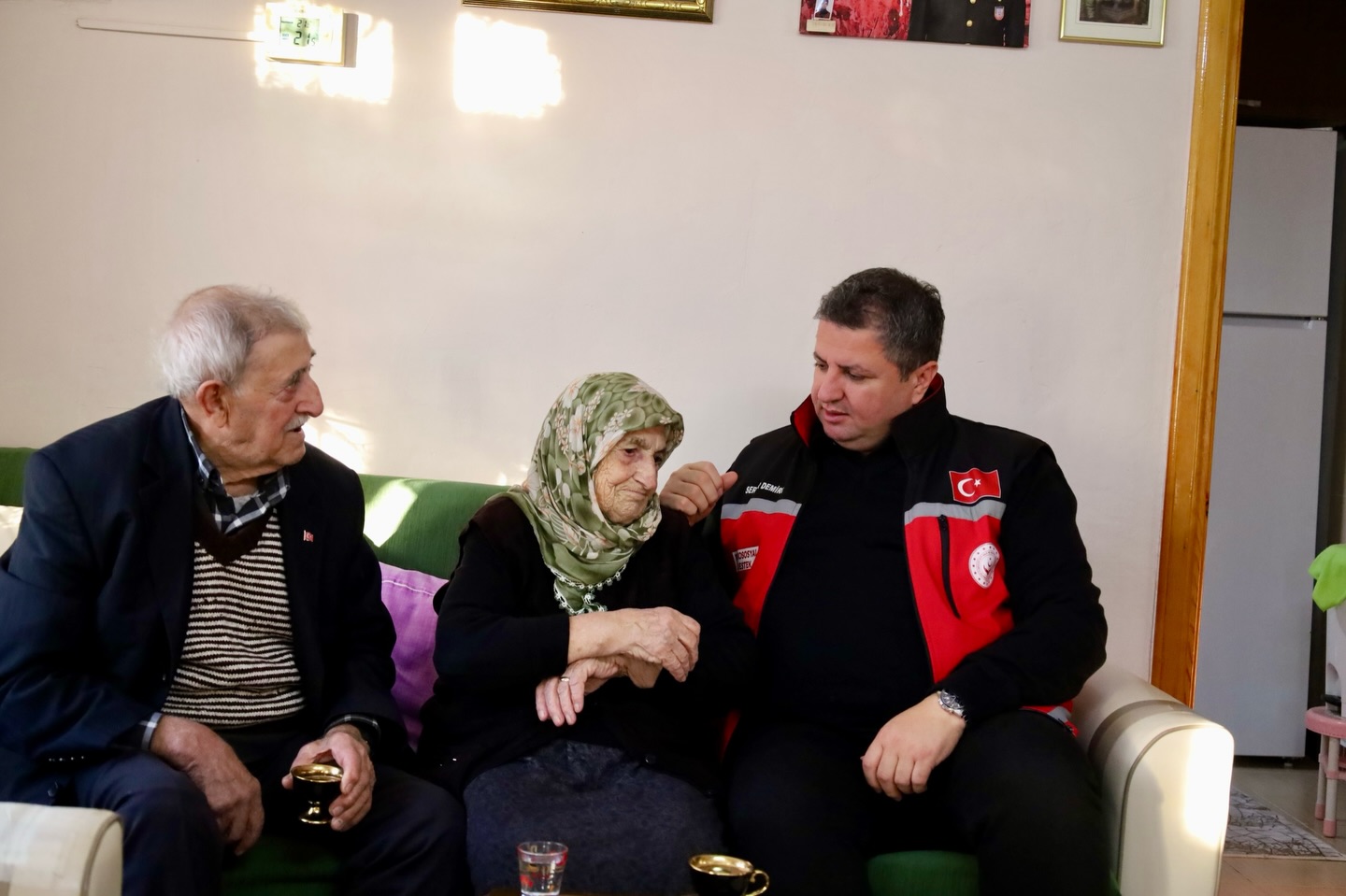 Can Ailesine Kahve Bahane Ziyareti (2)