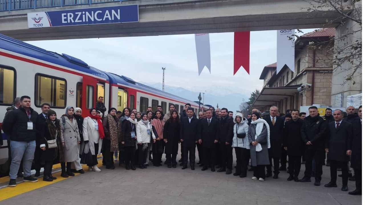 Doğu Ekspresinin Ilk Durağı Erzincan’da Kısa Kaldı