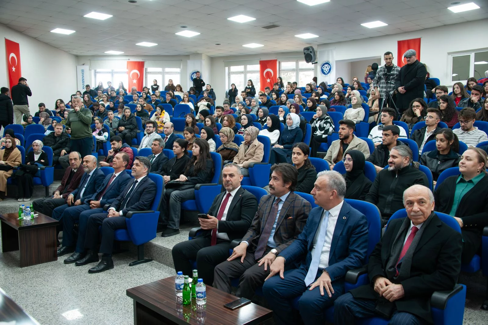 Ebyü’de Savaşın Hukuku Konuşuldu