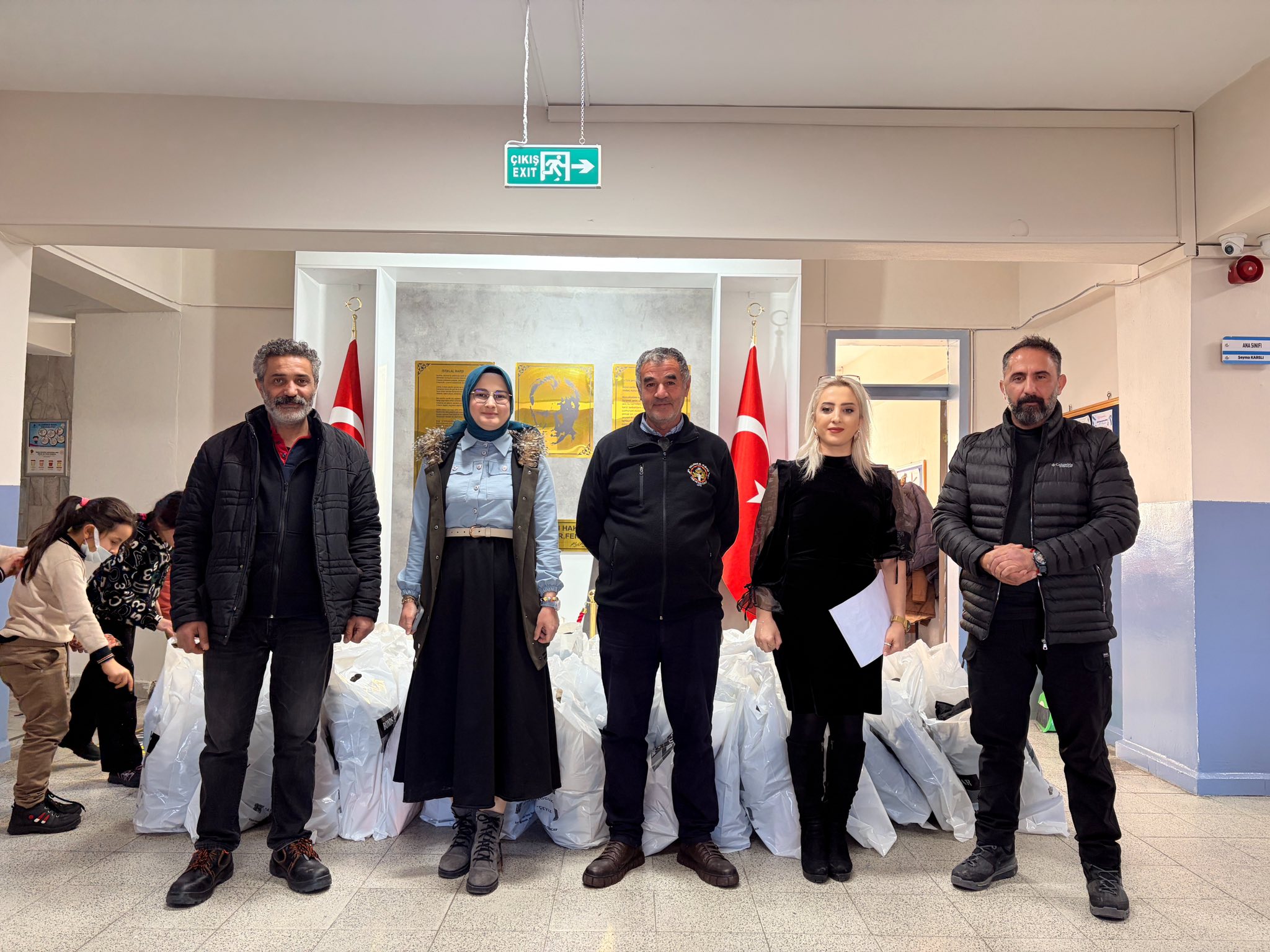 Hayırsever Vatandaştan Çokcuklara Hediye (1)