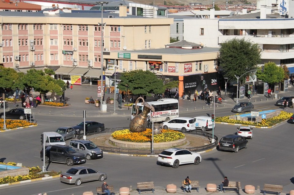 Tam 1 Milyar 100 Milyon Lira! Erzincan’ın Gurbetçi Yadigarı Fabrika Satıldı!