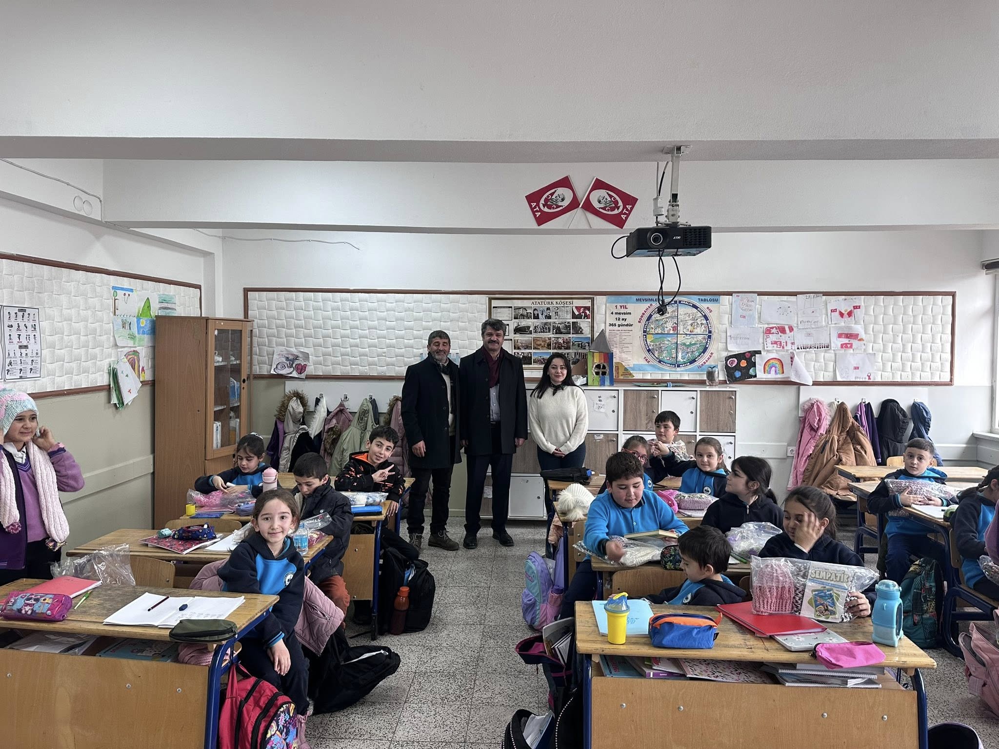 Refahiyeye Izmirden Malzeme Dağıtımı (1)