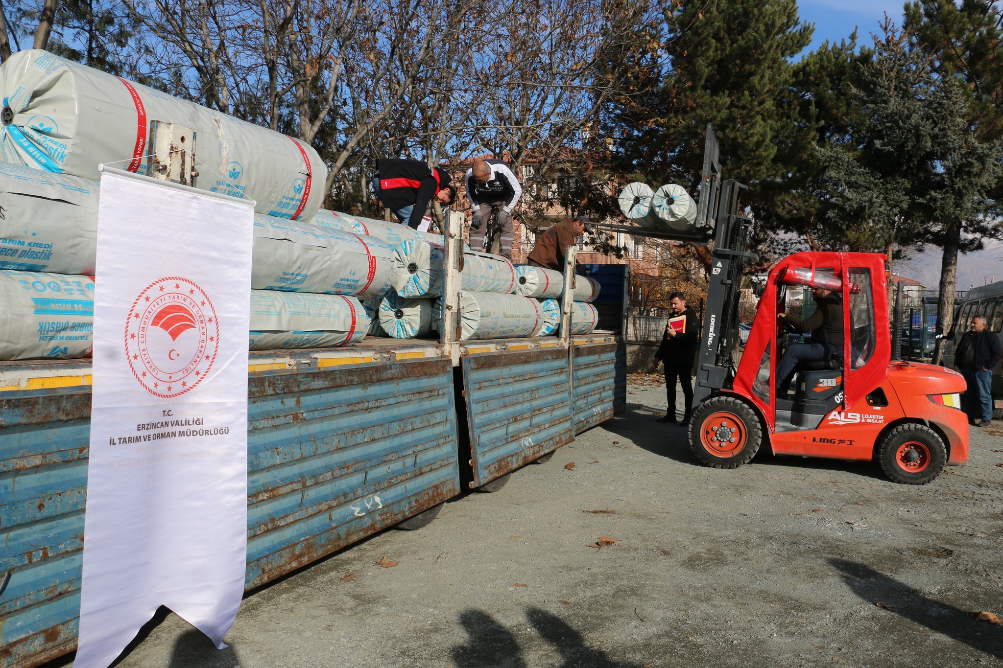 Üreticilere Sera Naylonu Desteği (3)