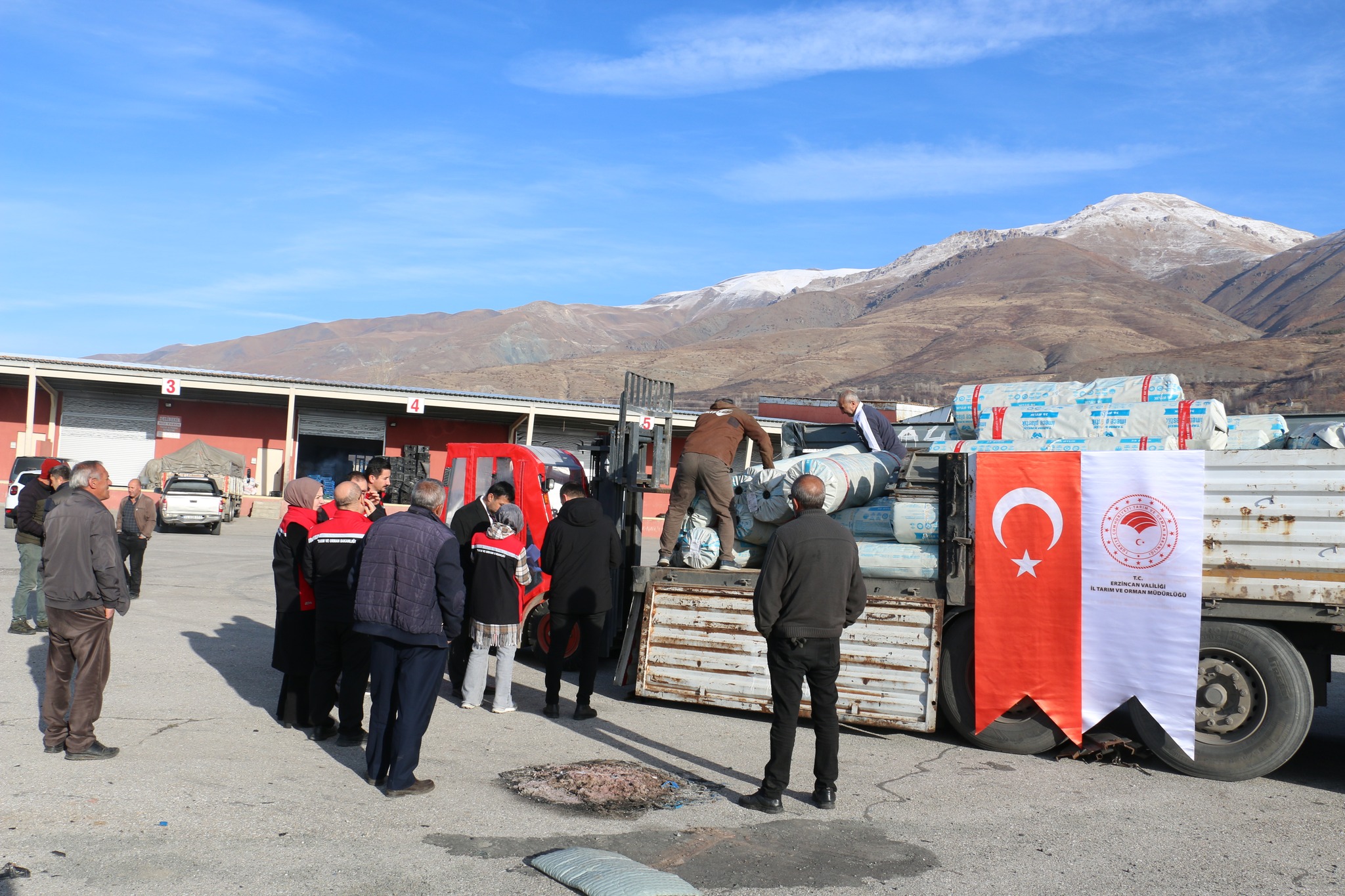 Üreticilere Sera Naylonu Desteği (8)