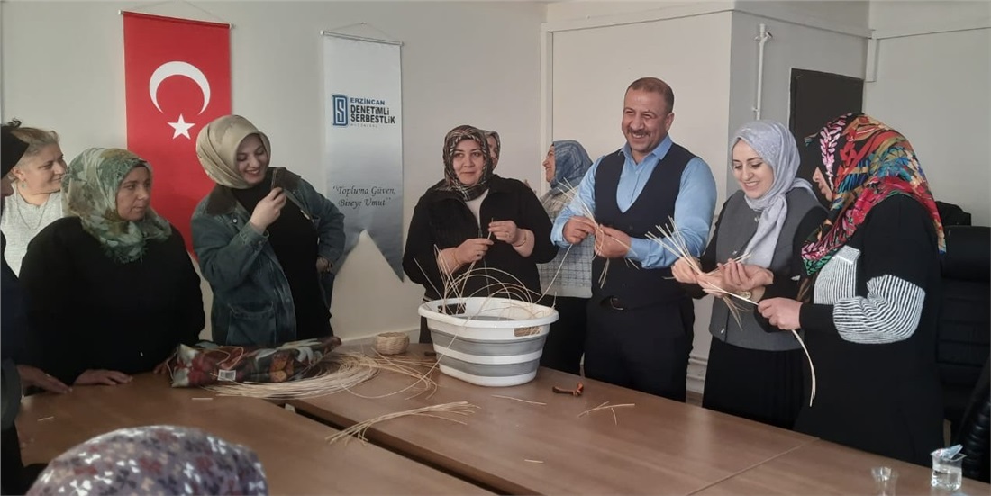 Erzincan Denetimli Serbestlik Müdürlüğü Tarafından Rattan Sepet Örme Etkinliği Düzenlendi (4)