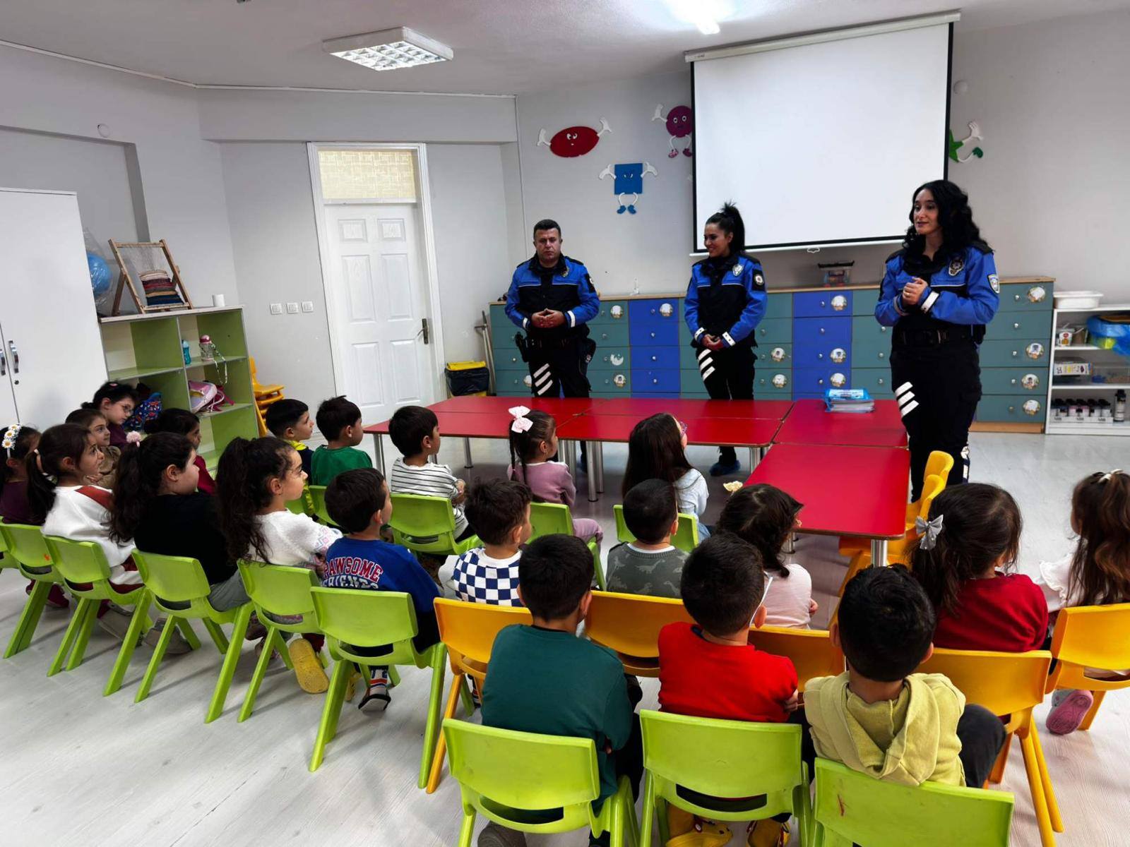 Erzincan Polisi Okul Okul Geziyor (2)