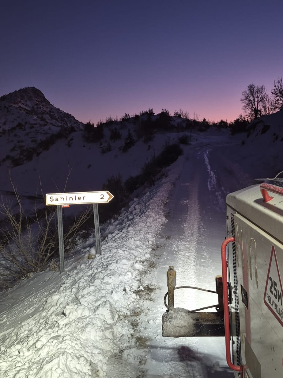 Kemaliye Kapalı Yol