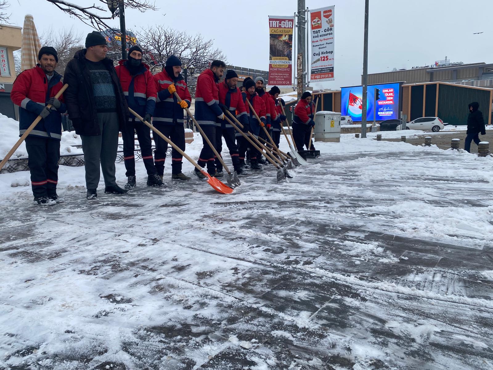 Erzincan Belediyesi-kar küreme ekipleri