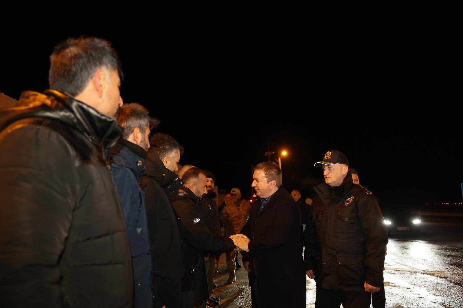 Vali Akyazı Polis Uygulama Noktasında (1)